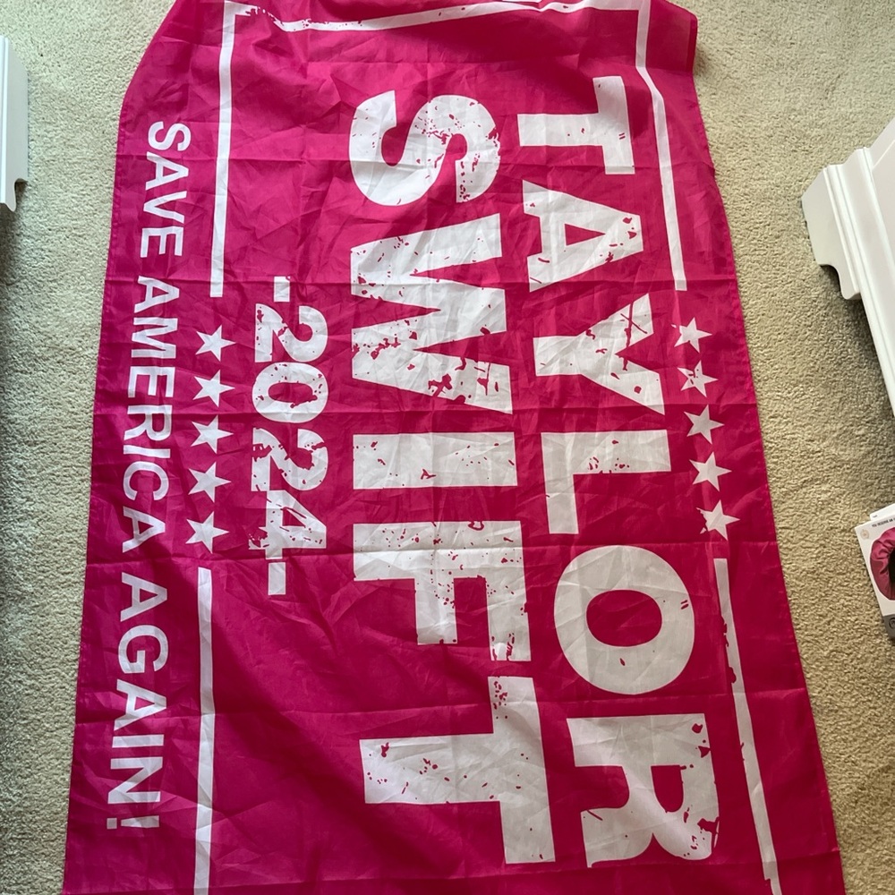 Taylor Swift Flag, no damage just want to get rid of it